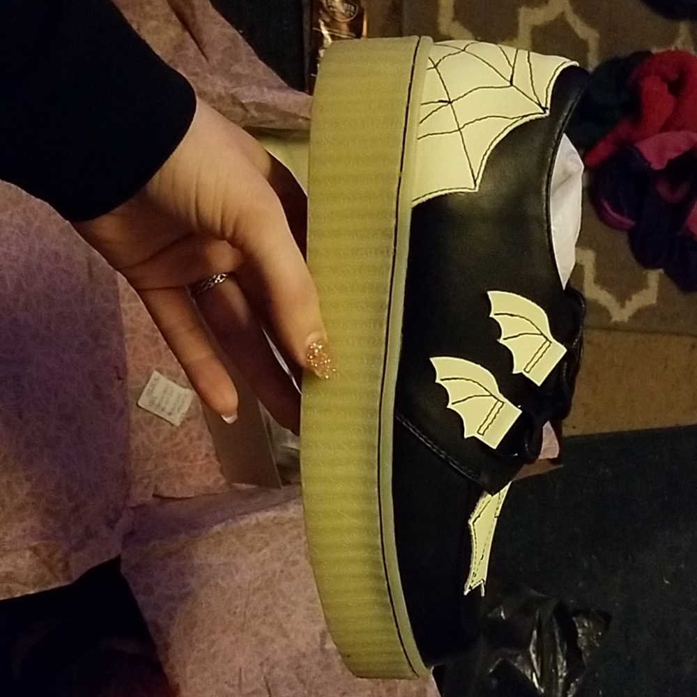 DOLLS KILL CREEPERS
